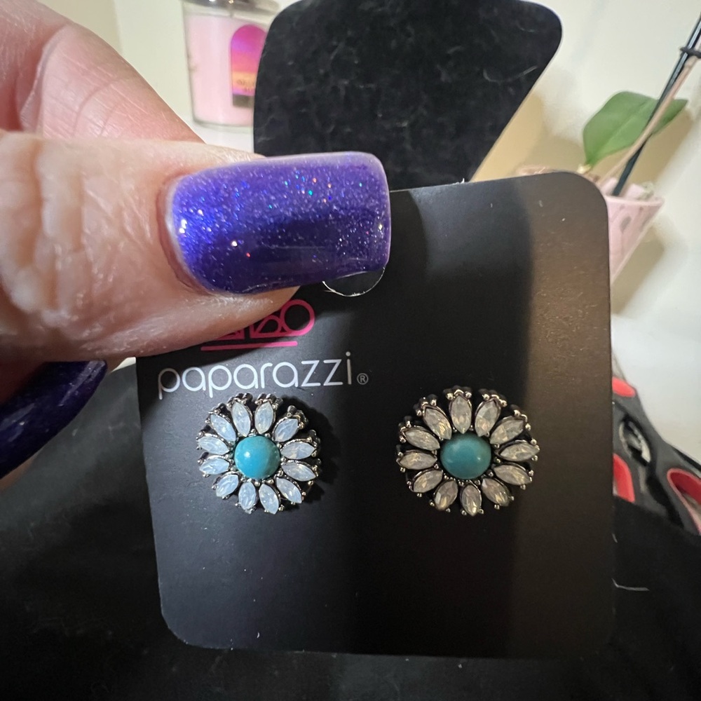 paparazzi Turquoise Center Crystal Floral Stud Earrings